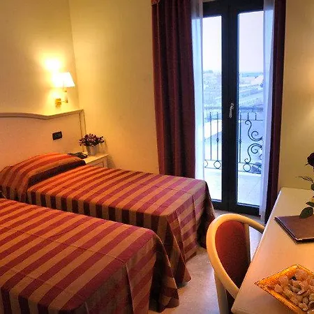 Hotel Fashion 4*