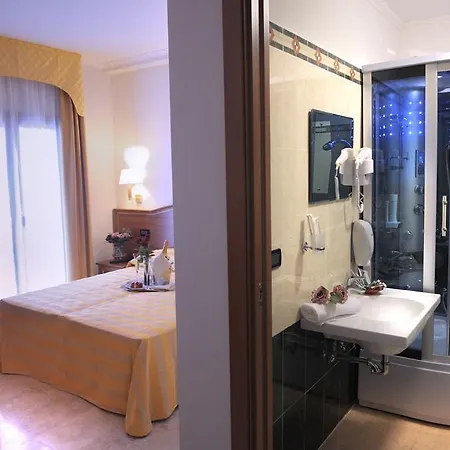 Fashion Hotel